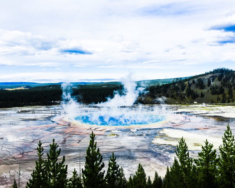2 days in Yellowstone National Park Itinerary
