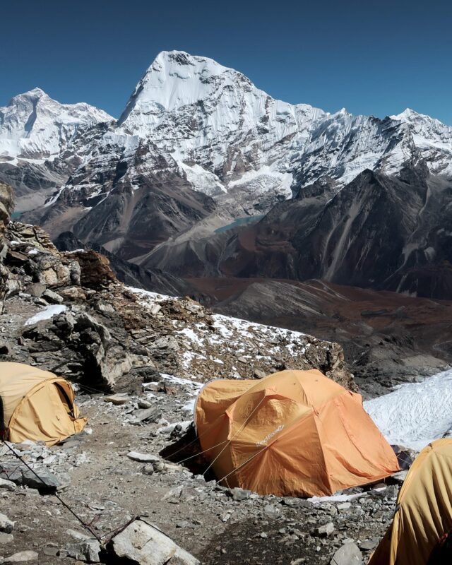 Hiking Mera Peak in the Himalayas, Nepal © amateuristadvice.com