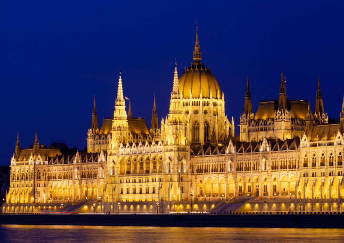 budapest travel by boat