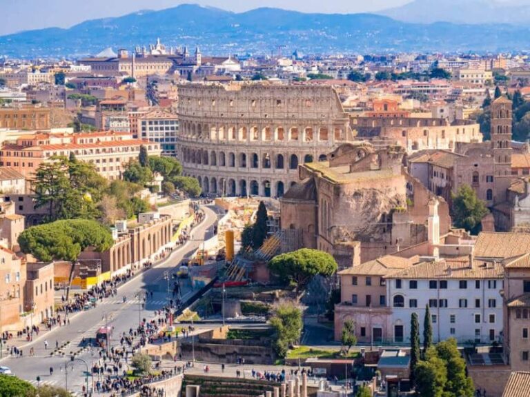 Is Rome Worth Visiting? (The Pros & Cons)